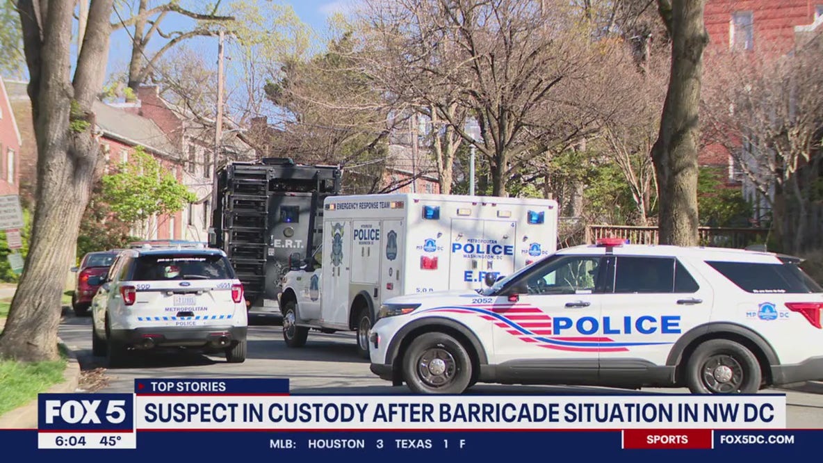 Person in custody after 'barricade' in DC: police